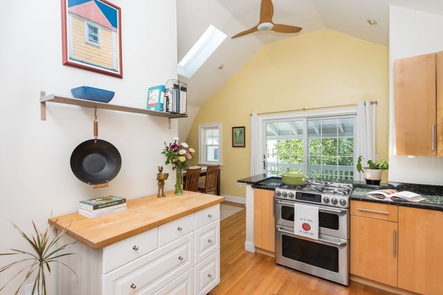 11 Varnum St 3, Arlington, MA 02474