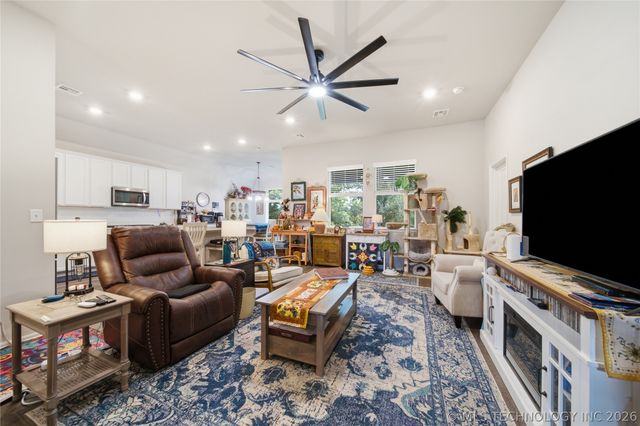 4207 W 4th Street, Skiatook, OK 74070