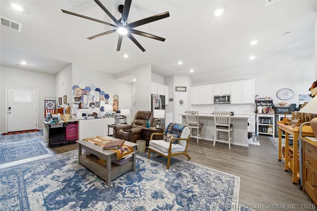 4207 W 4th Street, Skiatook, OK 74070