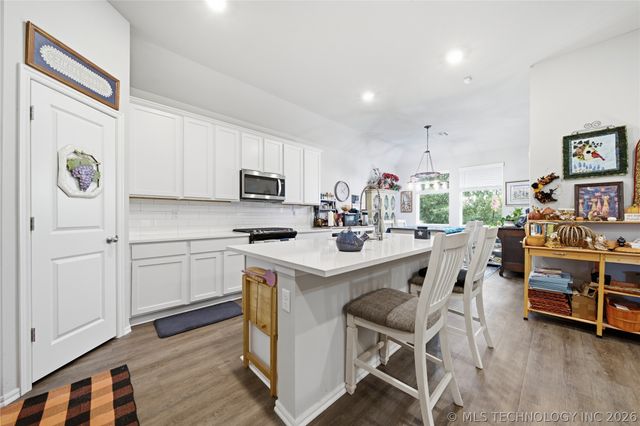 4207 W 4th Street, Skiatook, OK 74070