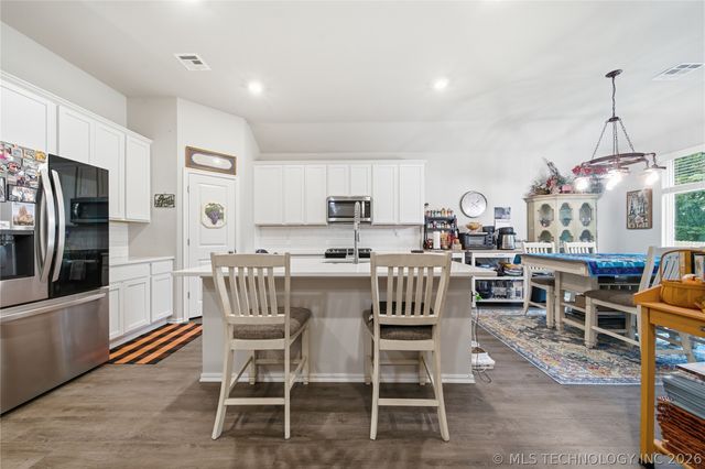4207 W 4th Street, Skiatook, OK 74070
