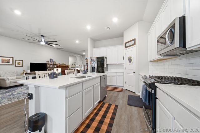 4207 W 4th Street, Skiatook, OK 74070