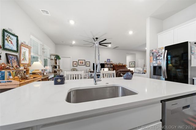 4207 W 4th Street, Skiatook, OK 74070