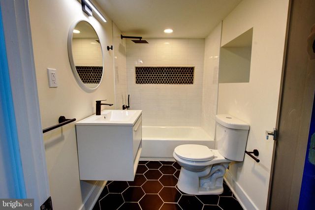 5215 N MARVINE ST, Philadelphia, PA 19141