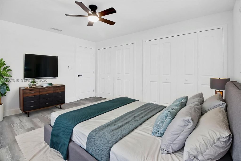 Image 11 of property listing at 7893 SW 9th Ter, Miami, FL 33144