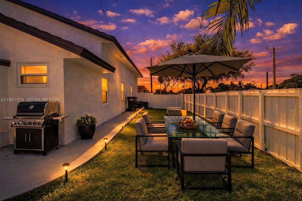 Image 12 of property listing at 7893 SW 9th Ter, Miami, FL 33144