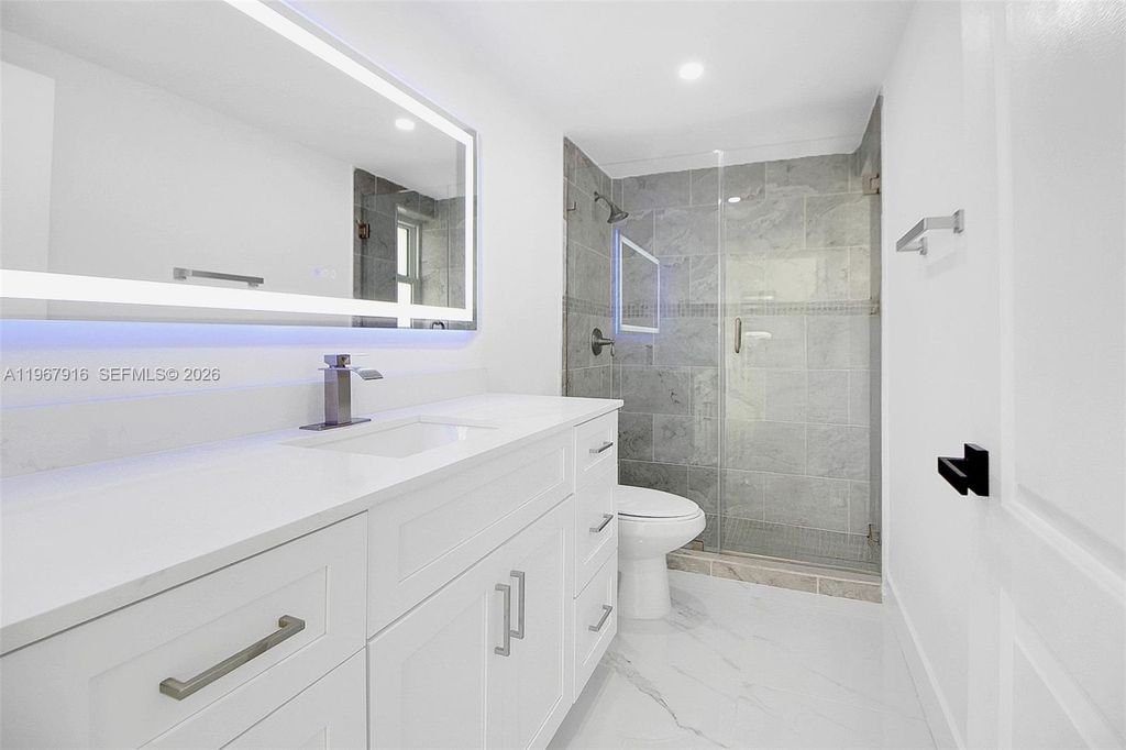 Image 6 of property listing at 7893 SW 9th Ter, Miami, FL 33144