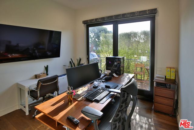 8501 Belford Avenue, Los Angeles, CA 90045