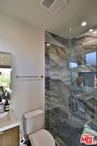 8501 Belford Avenue, Los Angeles, CA 90045