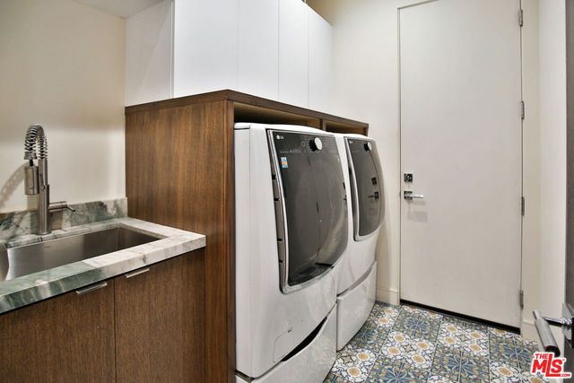 8501 Belford Avenue, Los Angeles, CA 90045