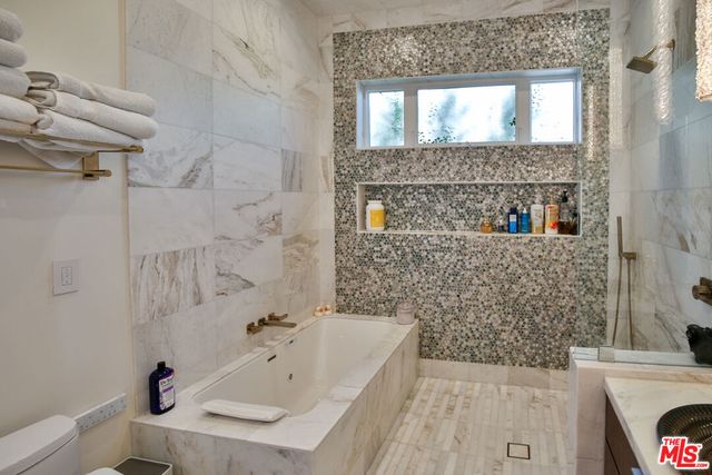 8501 Belford Avenue, Los Angeles, CA 90045