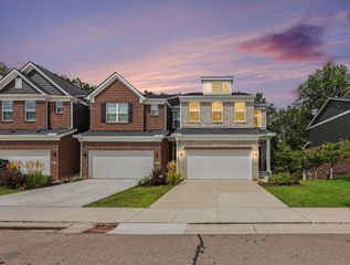 692 Peppermint Drive, Rochester Hills, MI 48307