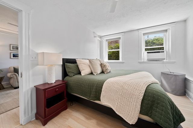 12 James Street B, Brookline, MA 02446