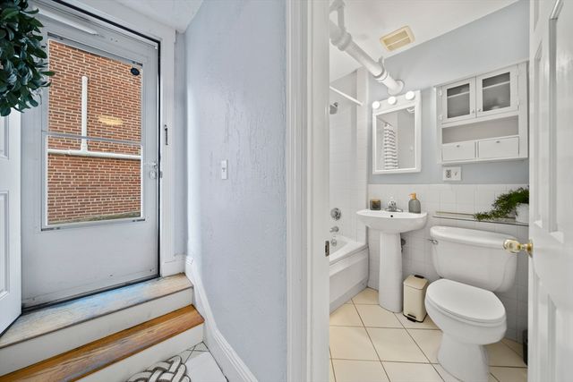 12 James Street B, Brookline, MA 02446