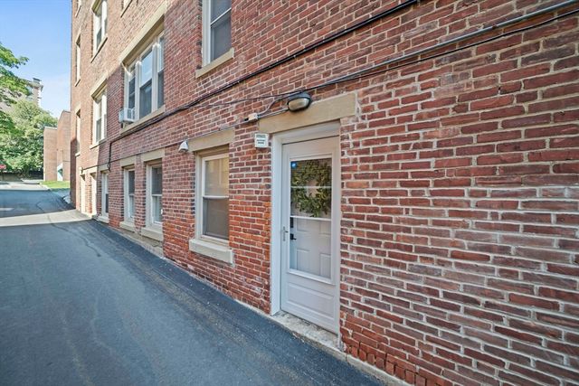 12 James Street B, Brookline, MA 02446