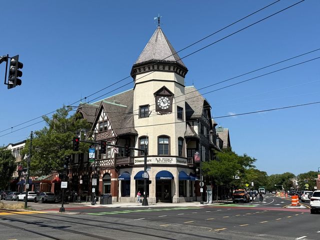 12 James Street B, Brookline, MA 02446
