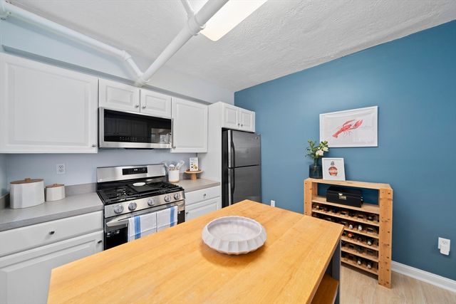 12 James Street B, Brookline, MA 02446