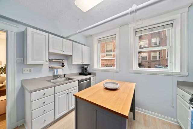 12 James Street B, Brookline, MA 02446