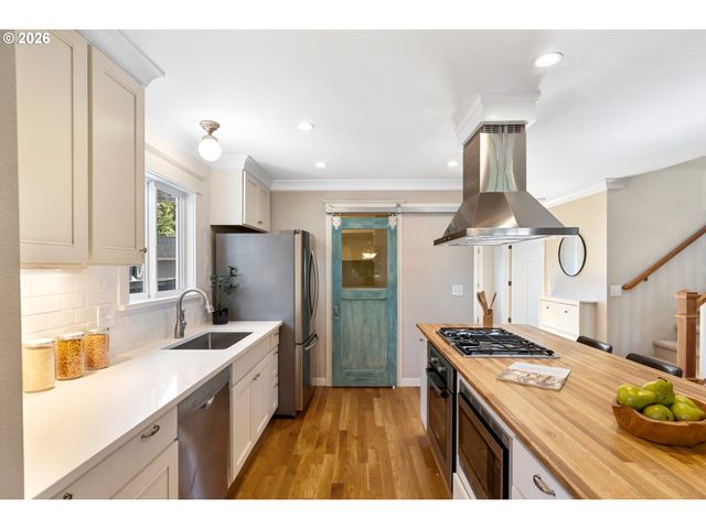 4643 Ne 25TH Ave, Portland, OR 97211