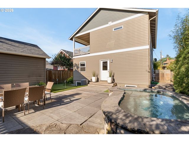 4643 Ne 25TH Ave, Portland, OR 97211