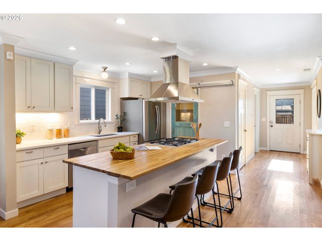 4643 Ne 25TH Ave, Portland, OR 97211