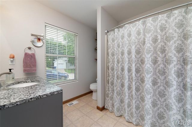 2827 Plum Leaf Circle, St Peters, MO 63303