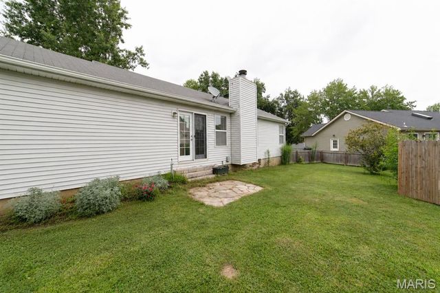 2827 Plum Leaf Circle, St Peters, MO 63303