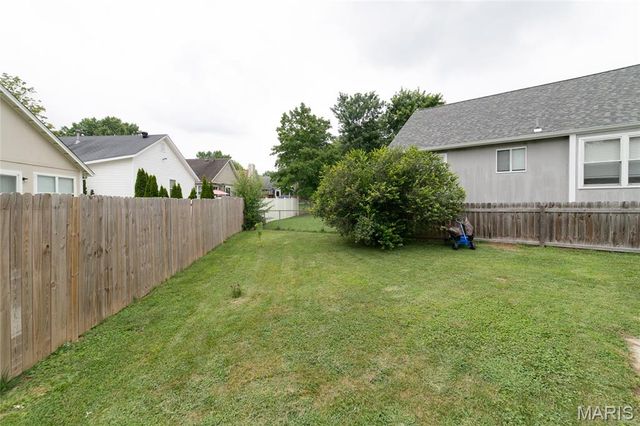 2827 Plum Leaf Circle, St Peters, MO 63303