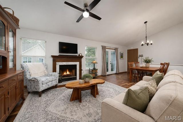 2827 Plum Leaf Circle, St Peters, MO 63303