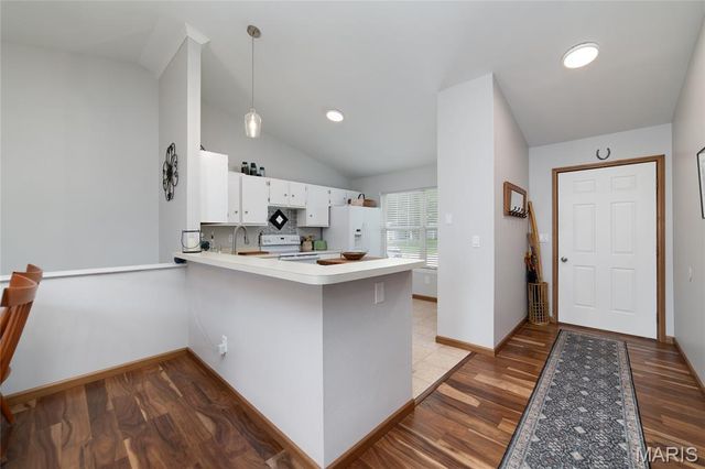 2827 Plum Leaf Circle, St Peters, MO 63303