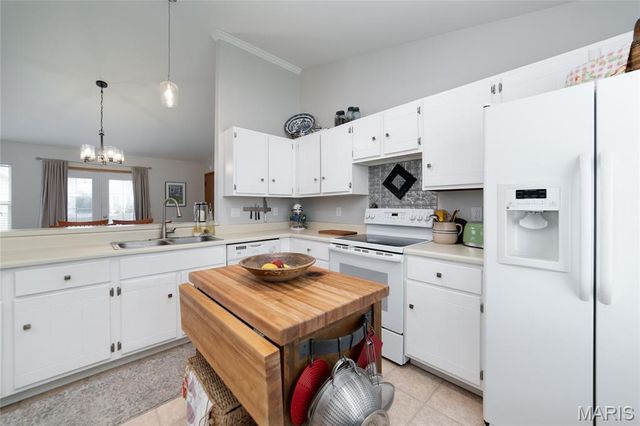 2827 Plum Leaf Circle, St Peters, MO 63303