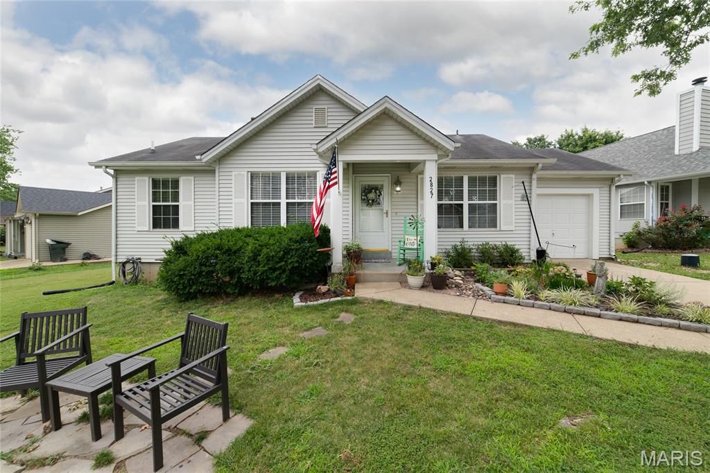 2827 Plum Leaf Circle, St Peters, MO 63303