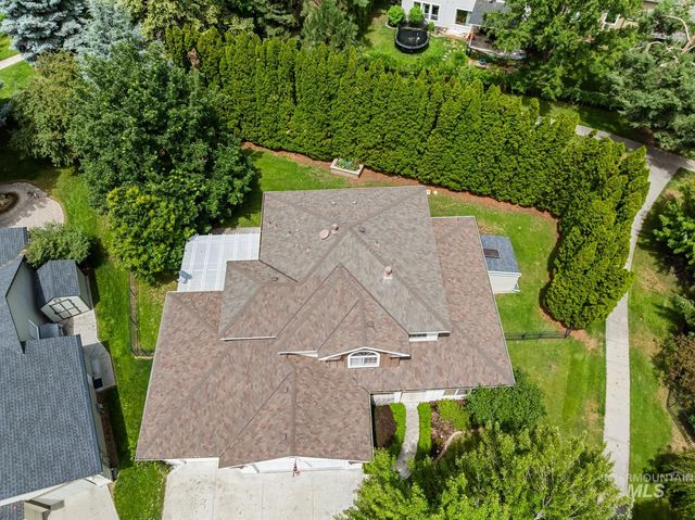 5917 N Cosworth Pl, Boise, ID 83713