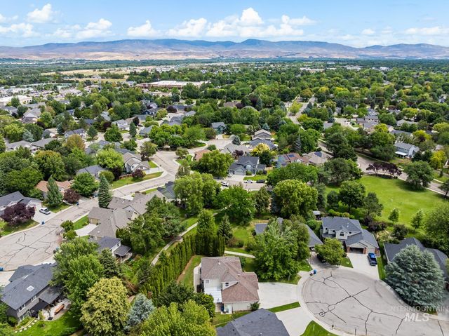 5917 N Cosworth Pl, Boise, ID 83713