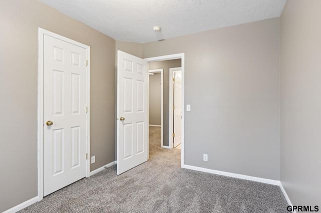 8928 N 78 Avenue Circle, Omaha, NE 68122