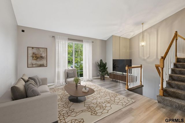 8928 N 78 Avenue Circle, Omaha, NE 68122