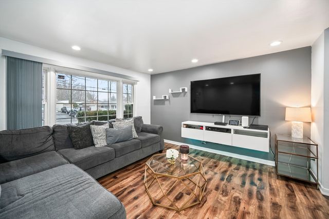 5 Debbie Rd, Brockton, MA 02302