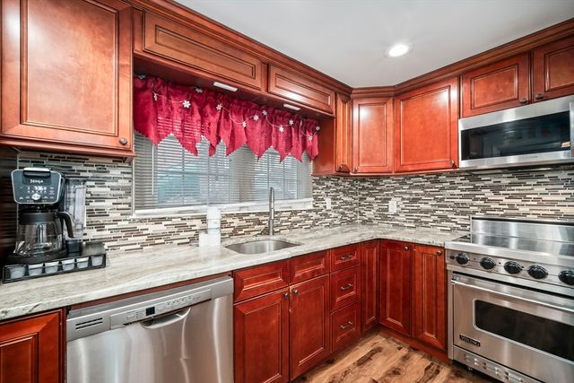 5 Debbie Rd, Brockton, MA 02302