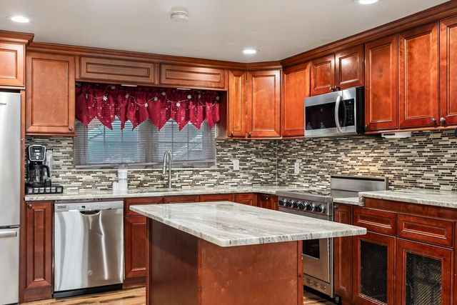 5 Debbie Rd, Brockton, MA 02302