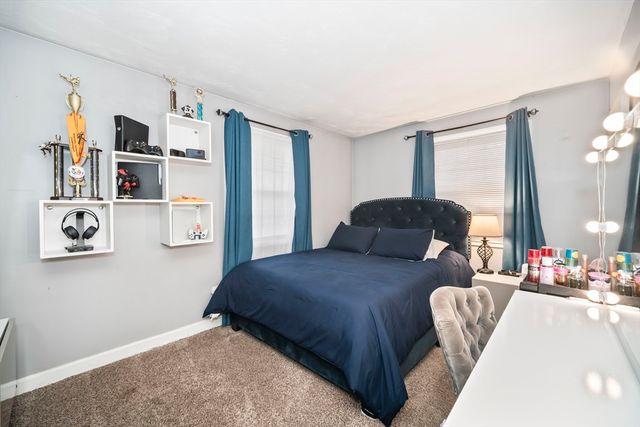 5 Debbie Rd, Brockton, MA 02302