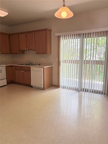 930 23rd Ave Place 6, Coralville, IA 52241