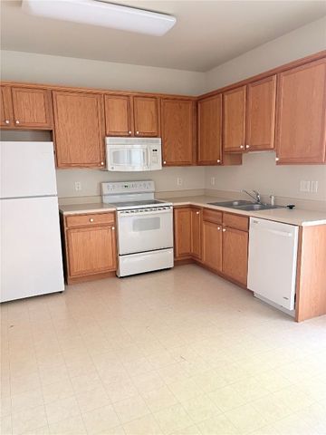 930 23rd Ave Place 6, Coralville, IA 52241