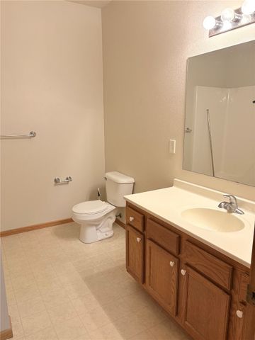 930 23rd Ave Place 6, Coralville, IA 52241