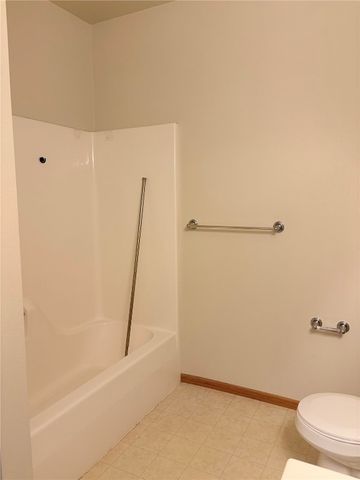 930 23rd Ave Place 6, Coralville, IA 52241