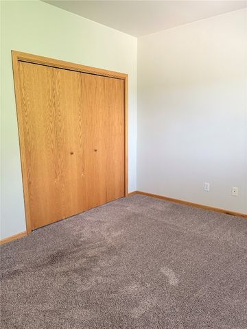 930 23rd Ave Place 6, Coralville, IA 52241