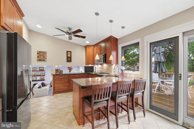 8815 POSTOAK RD, Potomac, MD 20854