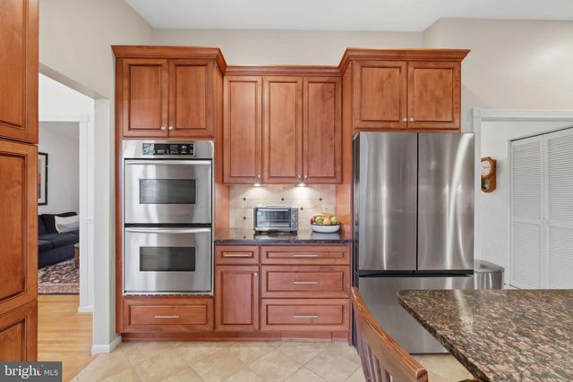 8815 POSTOAK RD, Potomac, MD 20854