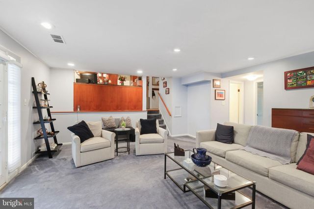 8815 POSTOAK RD, Potomac, MD 20854