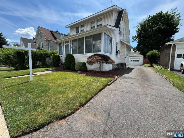 28 Van Houten Street, Bergenfield, NJ 07621