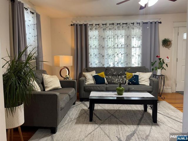 28 Van Houten Street, Bergenfield, NJ 07621